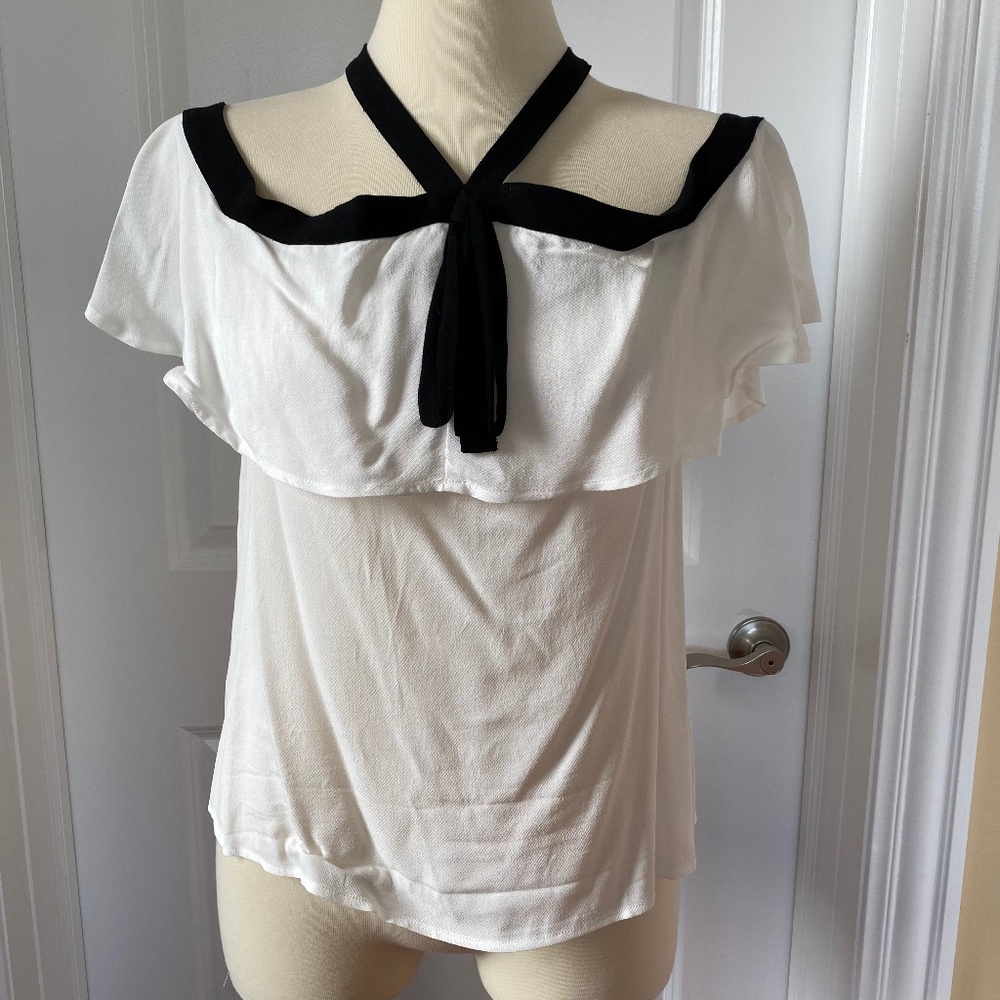 Black & White Akira Off-the-Shoulder Blouse Size M
